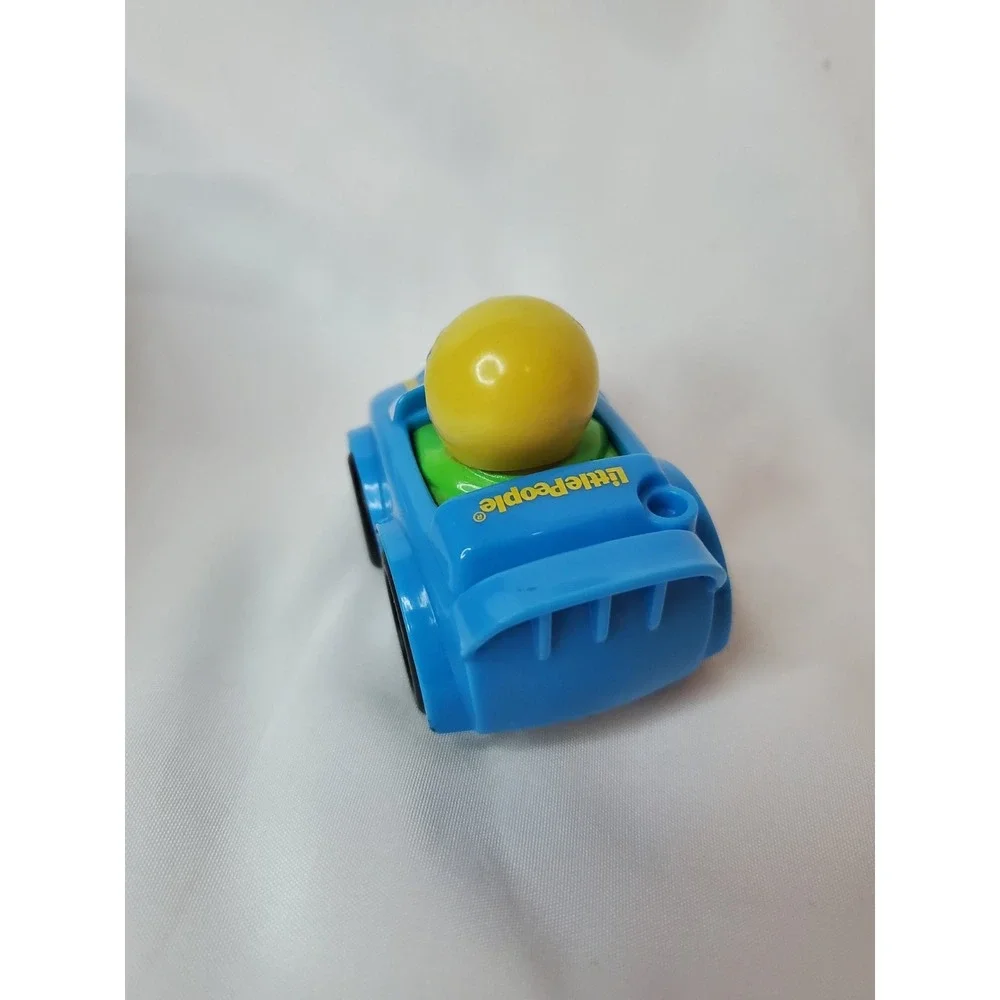 Fisher Price Little People Wheelies Blue Race Car Man‎ Yellow Helmet Vehicle Boy